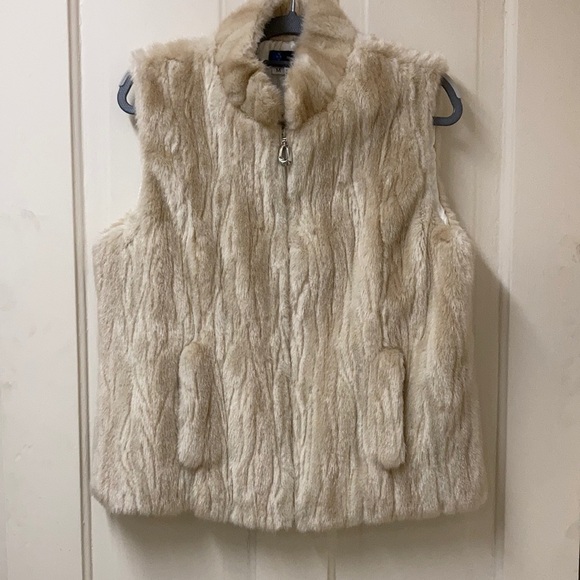 Faux fur vest, looks like mink, so chic, size Med - Picture 1 of 5